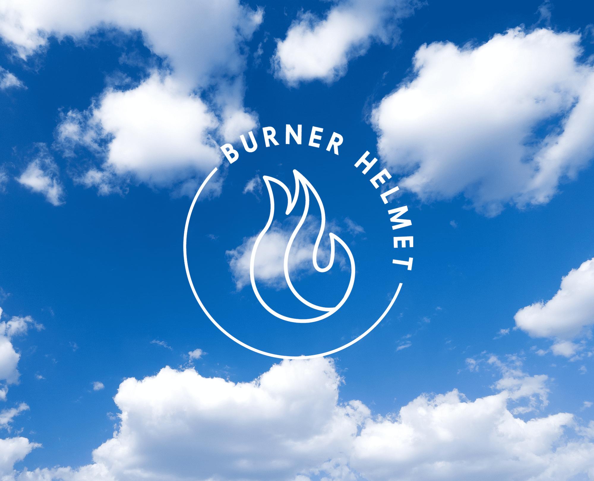 Burner Helmet Logo vor blauem Himmel